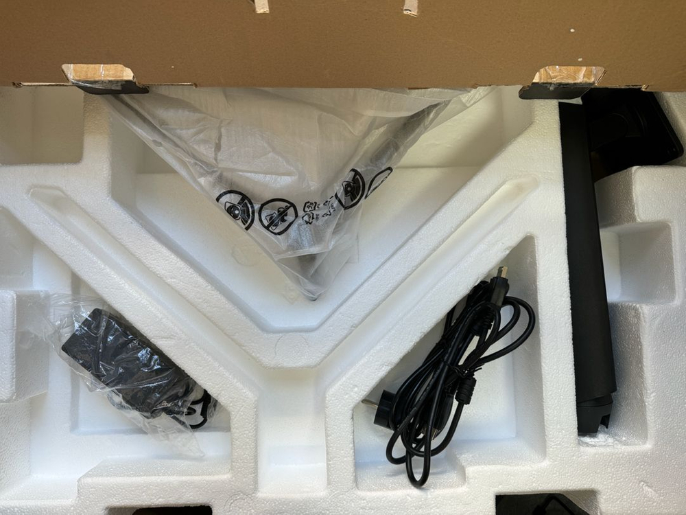 제이씨현 27인치 144 게이밍 모니터 이미지