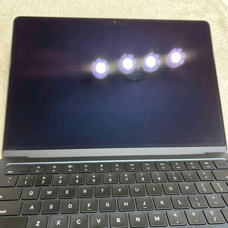 맥북에어 m2 8GB 256gb 영문키보드팝니다 이미지