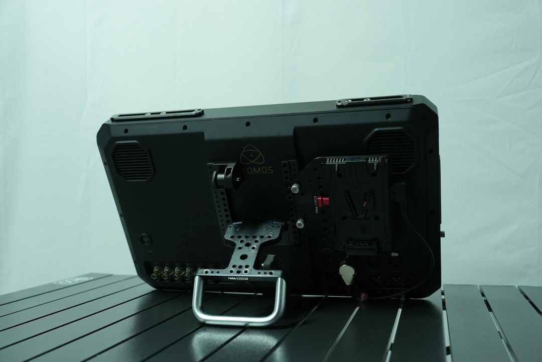 Atomos Sumo 19 / 아토모스 수모 19 모니터 이미지