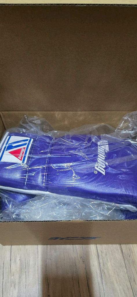 위닝글러브 16온스 레이스 커스텀 스페셜 로고 이미지