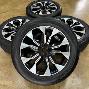 카니발 KA4 19인치 휠 타이어 팝니다 이미지