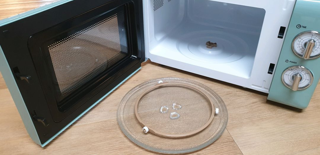 쿠잉 레트로 전자레인지 파스텔 민트 20L 이미지