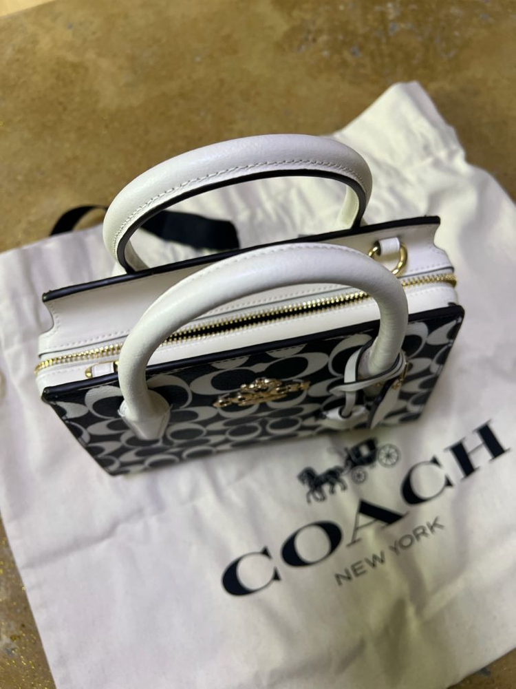 [COACH] 새상품 코치 블랙 화이트 시그니처 안드레아 캐리올 토트백 크로스백 이미지