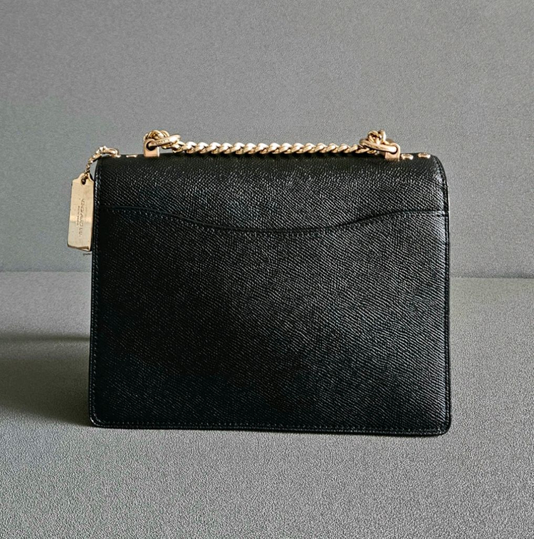 코치 체인크로스백 클레어 크로스바디 이미지