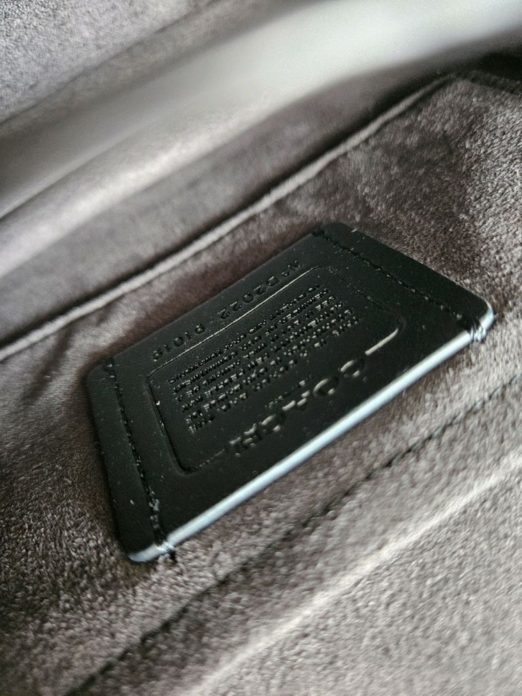 코치 체인크로스백 클레어 크로스바디 이미지