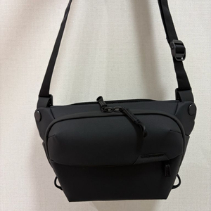 픽디자인 슬링백 3L 새상품 이미지