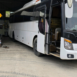 대형 버스 캠핑카 이미지