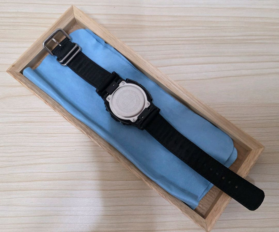 지샥. DW-5600BCE-1DR. 이미지