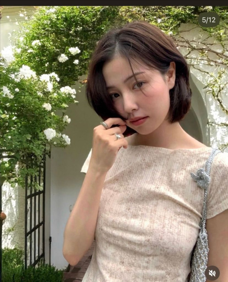 (새상품) 2가지일괄판매 오브네어 July Pattern Tee ,Mona T-shirts White 누가영 이미지