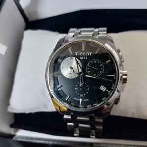 티쏘 꾸뜨리에 GMT 외눈박이 이미지