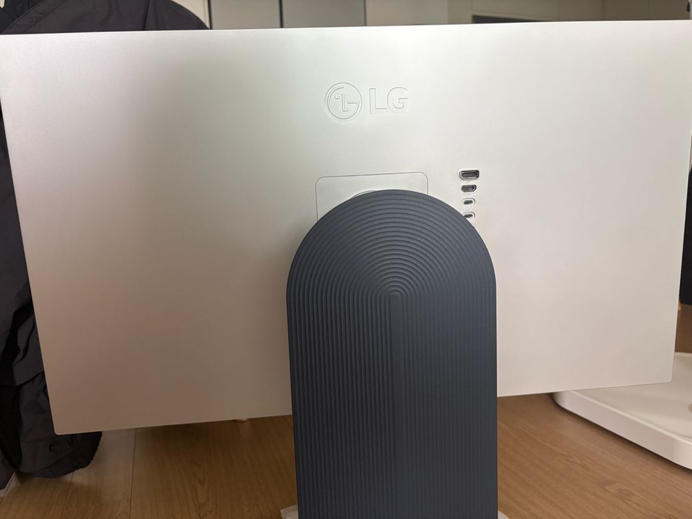 lg 울트라파인 6k 모니터 박스x 울산직거래 이미지