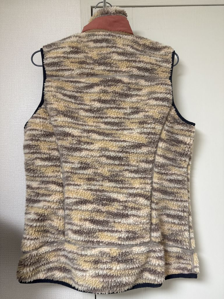 파타고니아 우먼 클래식 레트로 플리스 베스트 팝니다 이미지