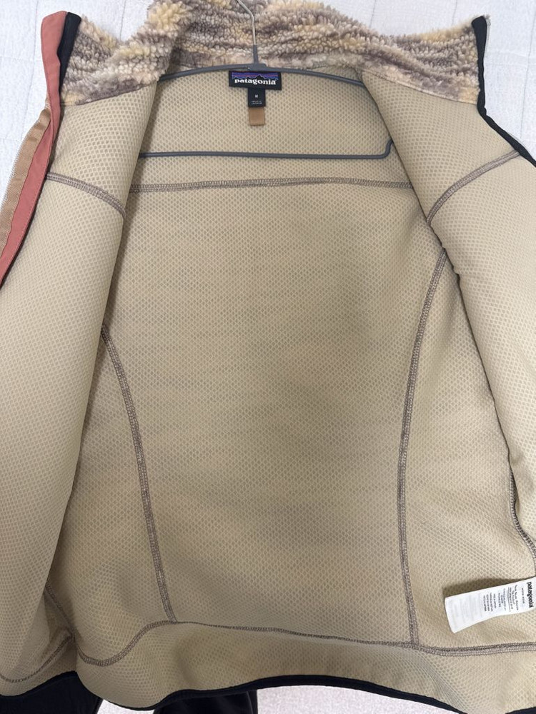 파타고니아 우먼 클래식 레트로 플리스 베스트 팝니다 이미지