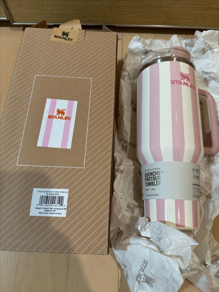 스탠리 스트라이프 텀블러 퀜처 h2.0 이미지