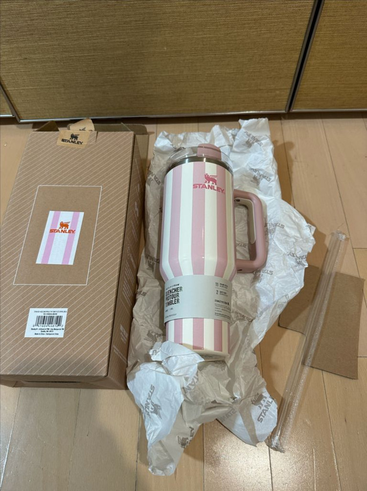 스탠리 스트라이프 텀블러 퀜처 h2.0 이미지