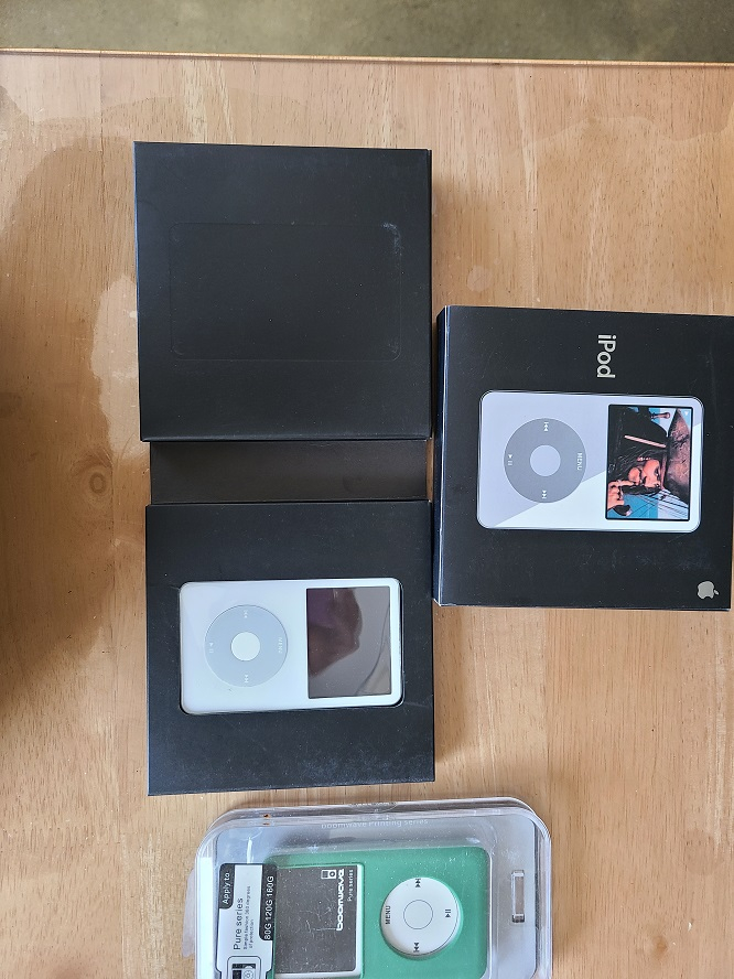아이팟 우유팟 비디오 30G와 케이스 각각 미개봉 이미지