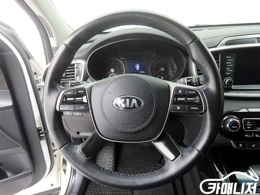 [기아]더 뉴 쏘렌토 디젤 2.2 2WD 노블레스 (5인승 /0톤) #불경기세일 이미지