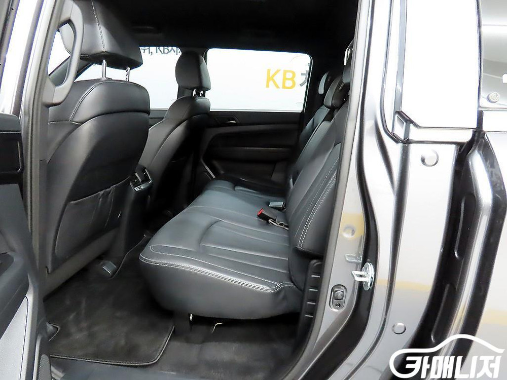 [KG모빌리티(쌍용) ]렉스턴 스포츠 칸 디젤 2.2 4WD 5링크 프레스티지 스페셜 (0톤) #불경기세일 이미지