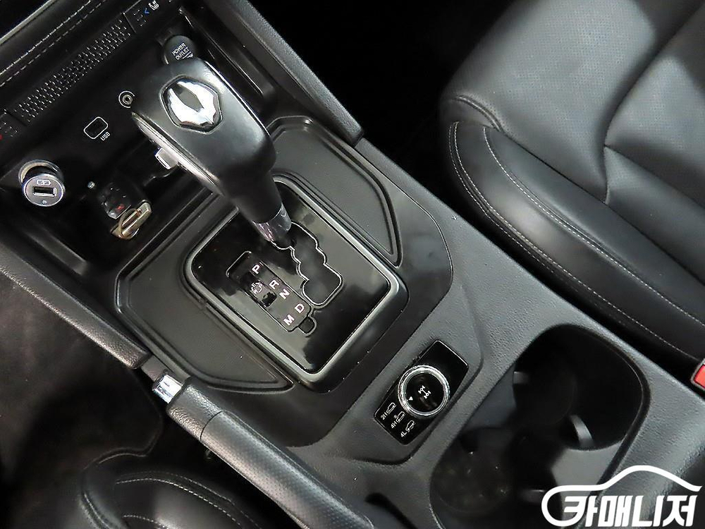 [KG모빌리티(쌍용) ]렉스턴 스포츠 칸 디젤 2.2 4WD 5링크 프레스티지 스페셜 (0톤) #불경기세일 이미지