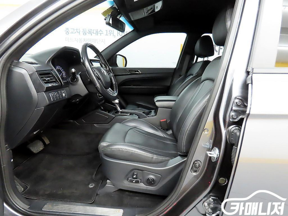 [KG모빌리티(쌍용) ]렉스턴 스포츠 칸 디젤 2.2 4WD 5링크 프레스티지 스페셜 (0톤) #불경기세일 이미지