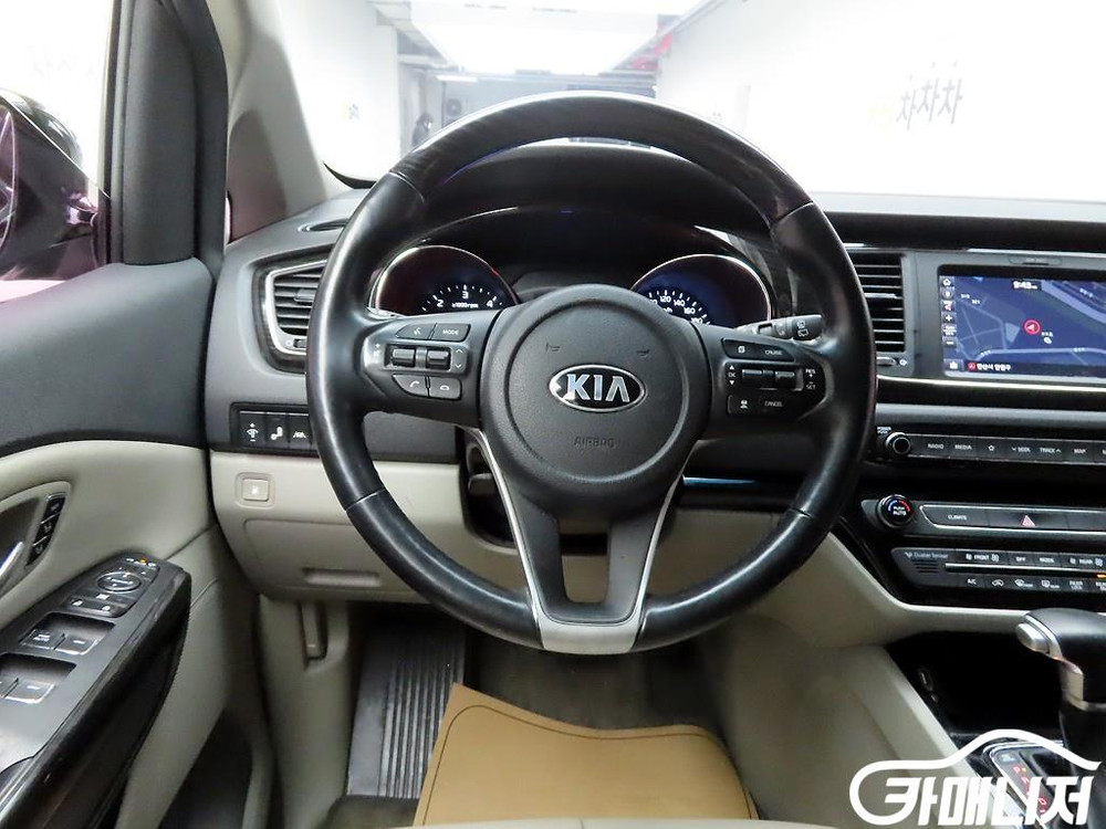 [기아]더 뉴 카니발 디젤 9인승 노블레스 스페셜 #불경기세일 이미지