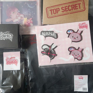 스텔라이브 2025 하나코나나 생일 굿즈 세트 이미지