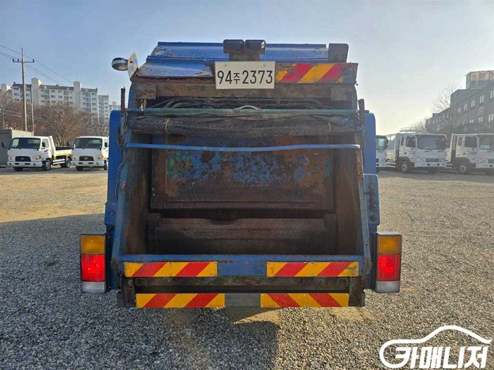 [중대형화물]진개차 압착식 (3인승 /5톤) #불경기세일 이미지