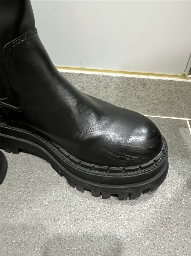 자라ZARA 트랙솔 앵클부츠 37사이즈 이미지