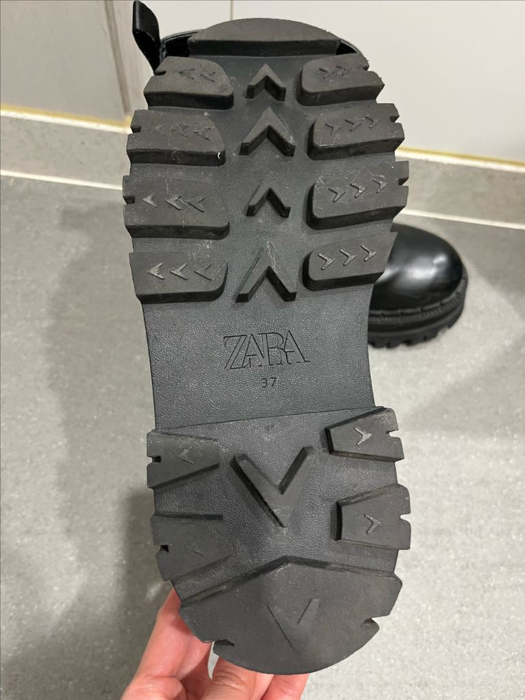 자라ZARA 트랙솔 앵클부츠 37사이즈 이미지