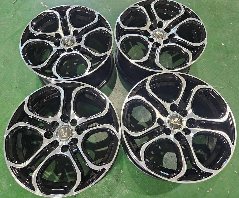 레이,모닝 PCD 100 4홀 15인치 휠 판매 이미지