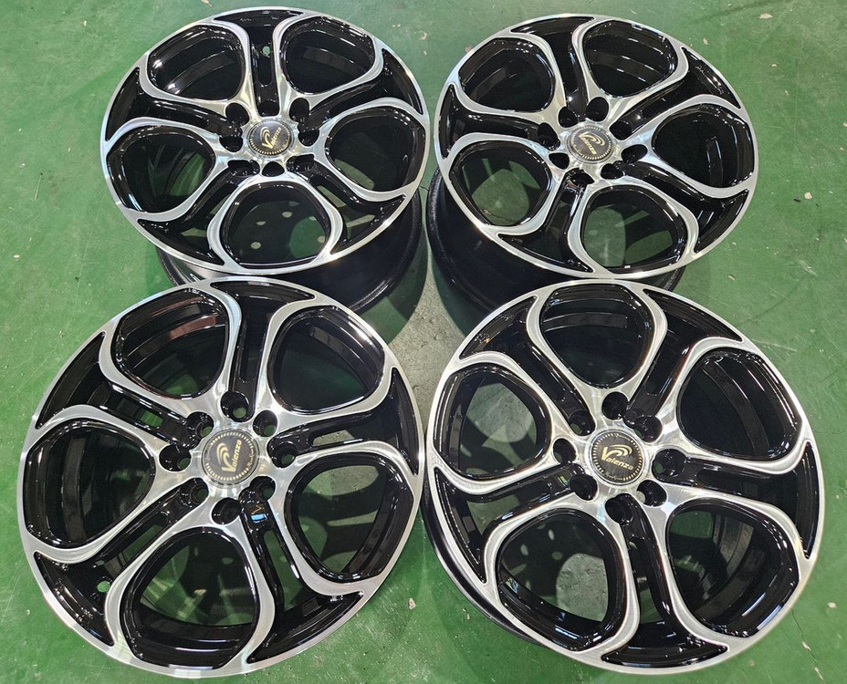 레이,모닝 PCD 100 4홀 15인치 휠 판매 이미지