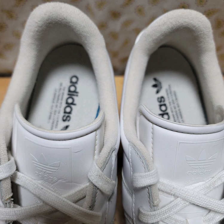 아디다스 독일군 스니커즈 275 이미지