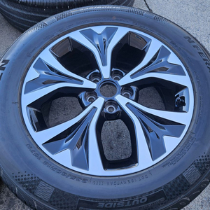 카니발KA4 18인치 순정휠타이어 판매 이미지