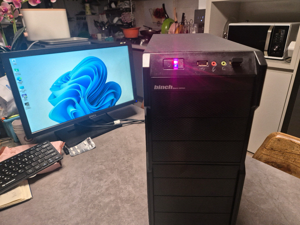 데스크탑 PC cpu i3 4130 보드 H81M-1 램 4gb 정상작동 잘됩니다 이미지