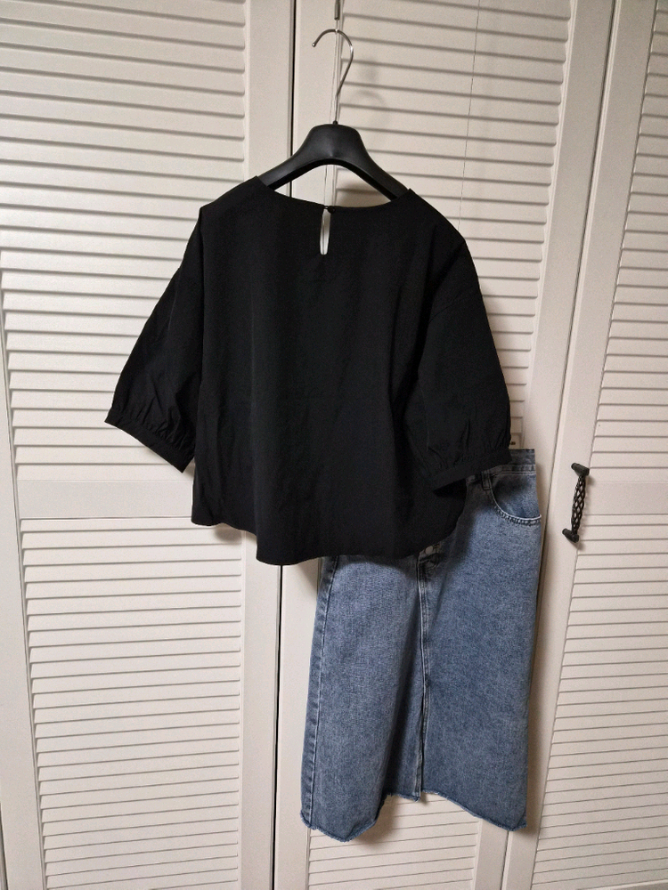 검정크롭블라우스 이미지