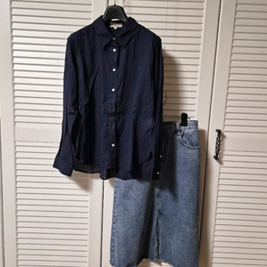 네이비셔츠 이미지