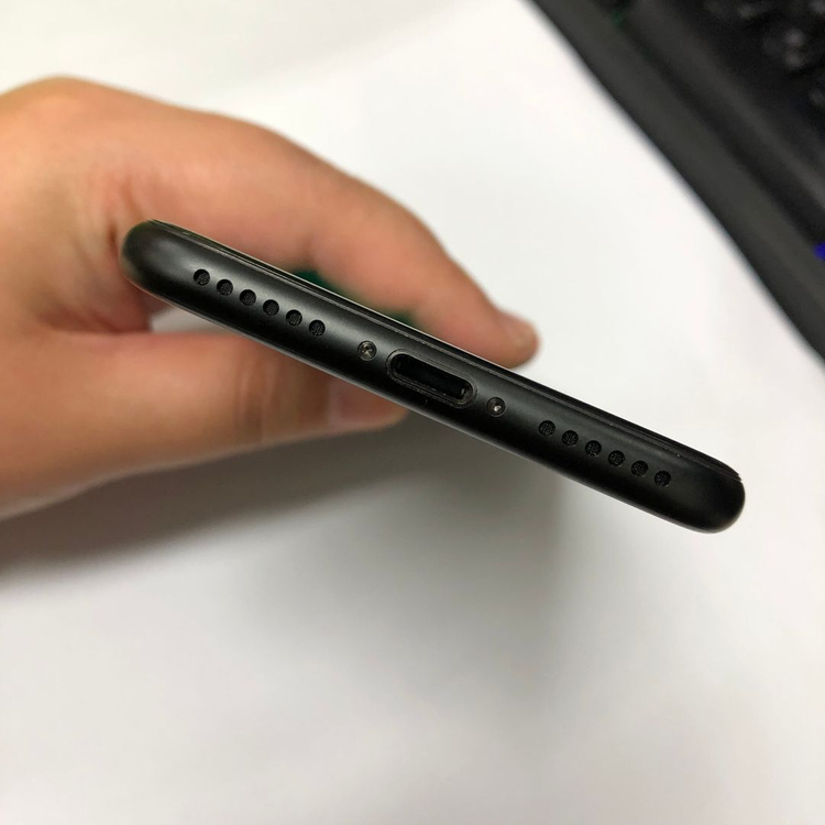 아이폰7 32GB 매트블랙 카메라무음 중고폰 배터리99% 사진폰 인스타 카메라폰 레트로감성 202014 이미지