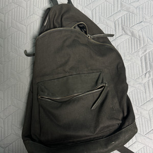 해칭룸 레더 데이팩 블랙 이미지