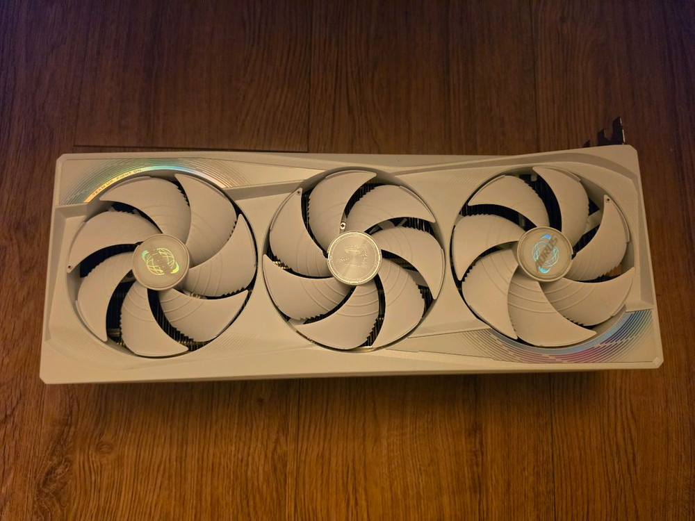 RTX 5090 그래픽카드 이미지