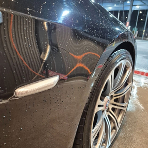 가격다운 민트급 bmw e92 m3 후기형 단조휠 팝니다 타이어포함 이미지