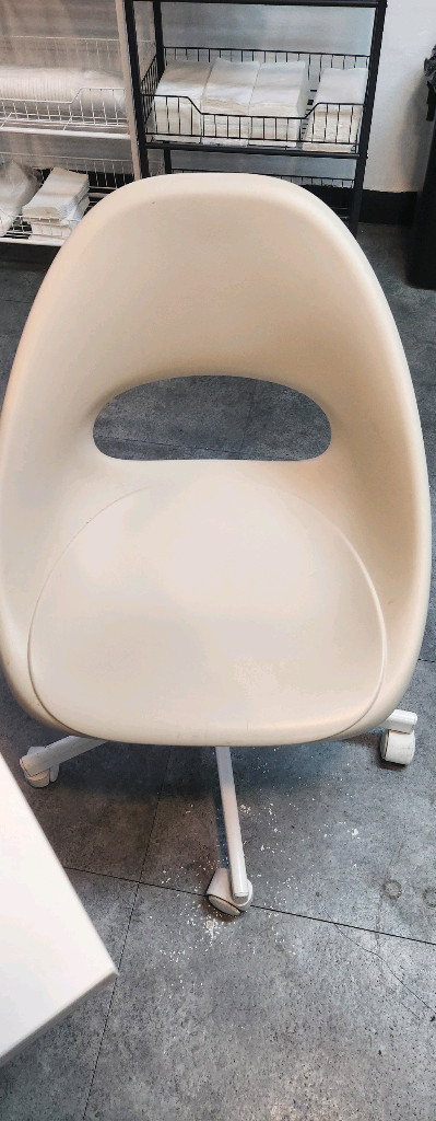 모던한 디자인 식탁 테이블 + 이케아의자 6개 이미지