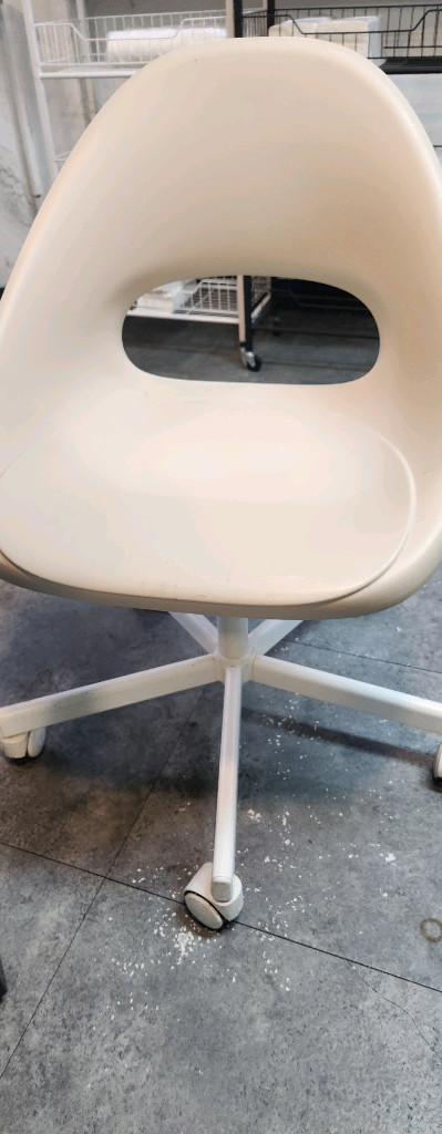 모던한 디자인 식탁 테이블 + 이케아의자 6개 이미지