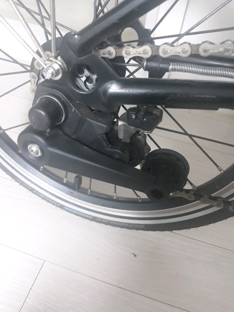 브롬톤 s2l 23년 블랙라커 이미지