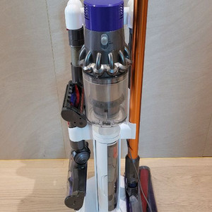 다이슨 청소기 V10 이미지