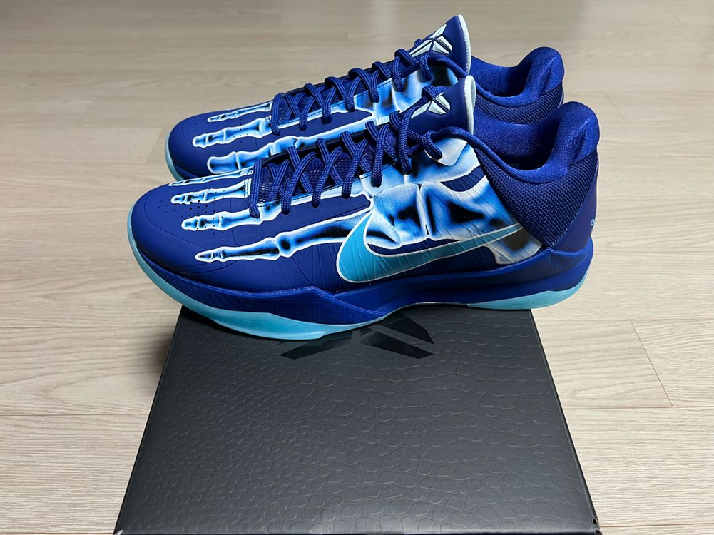 나이키 코비 5 프로트로 딥 로얄 블루 295 사이즈 판매 이미지