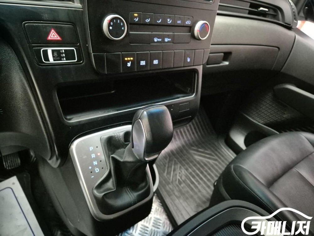 [현대]스타리아 2WD 디젤 카고 모던 5인승 (5인승) 이미지