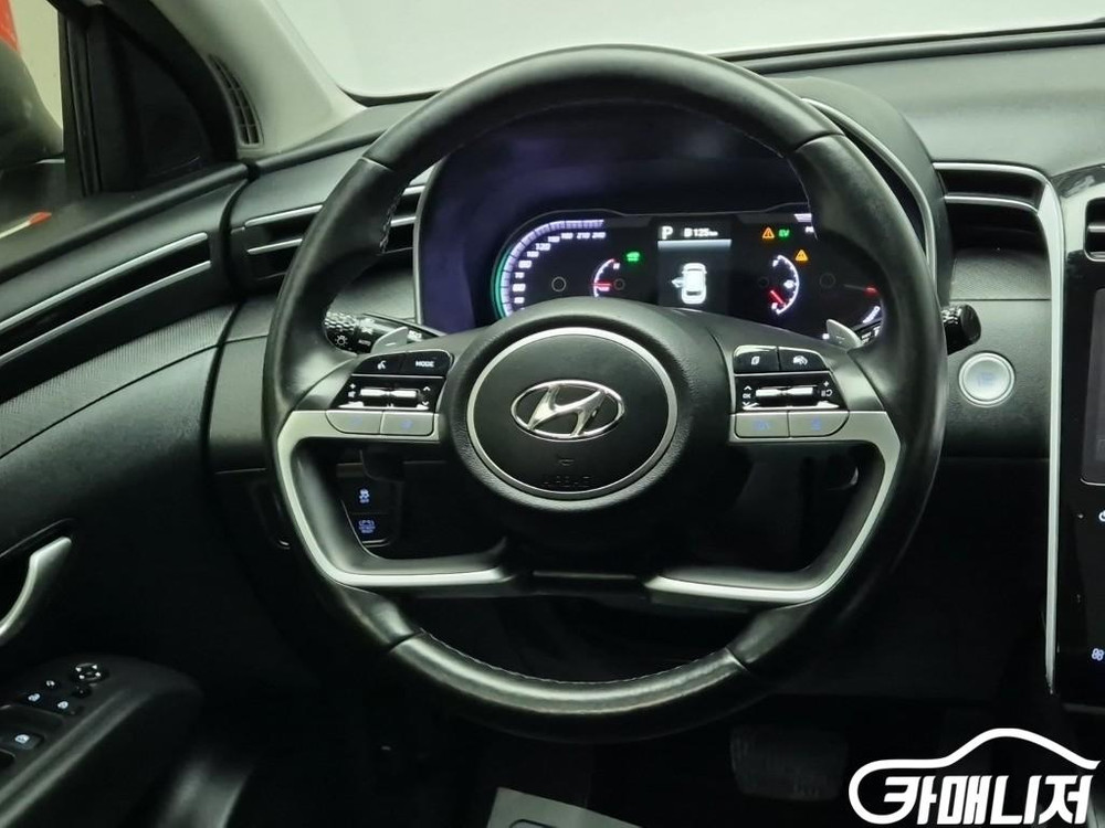 [현대]투싼 하이브리드(NX4) 2WD 프리미엄 (5인승) 이미지