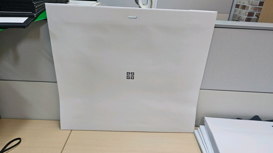 명품 브랜드 쇼핑백 보테가 프라다 지방시 구찌 이미지