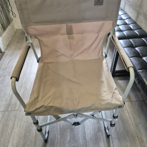 [미사용] 네이처하이크 v형 접이식 캠핑 체어 CNH22JU060 이미지