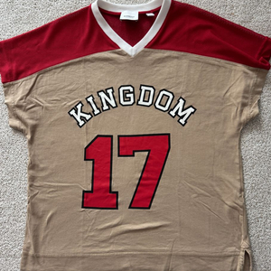 버버리키즈버버리칠드런 반팔티12y봉쁘앙리미떼두두msgm몽클스톤타오보보쇼즈구찌펜디프라다디올로디니수어플룸루이스미샤이미스 이미지